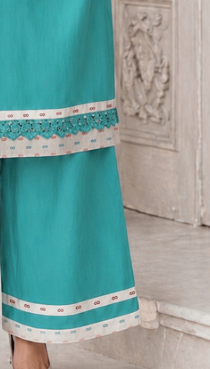 Zivaa | Rama Green Relaxed-Fit Cotton Ensemble for Women