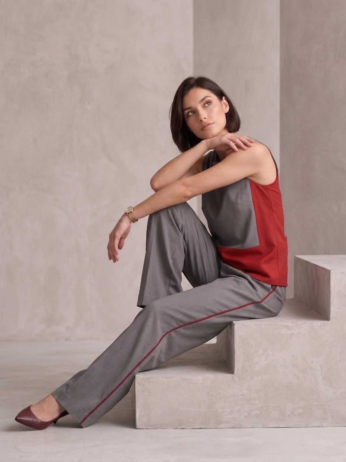 Susan España Blended Cotton Viscose Sleeve less Suit Set for Office Wear