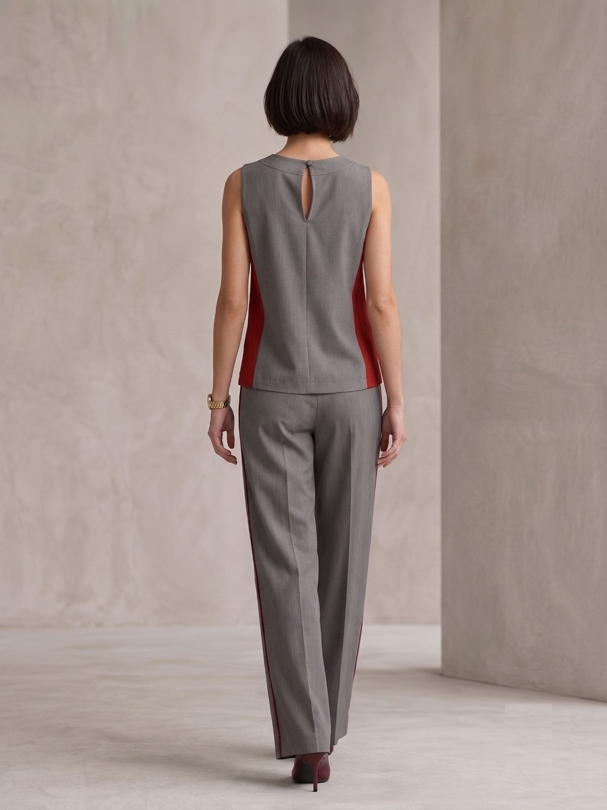 Susan España Blended Cotton Viscose Sleeve less Suit Set for Office Wear